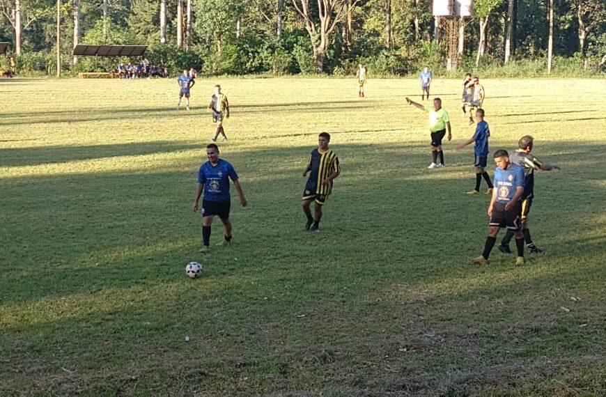 El líder Gallo Azul perdió y Estudiantes UNAM achicó diferencias