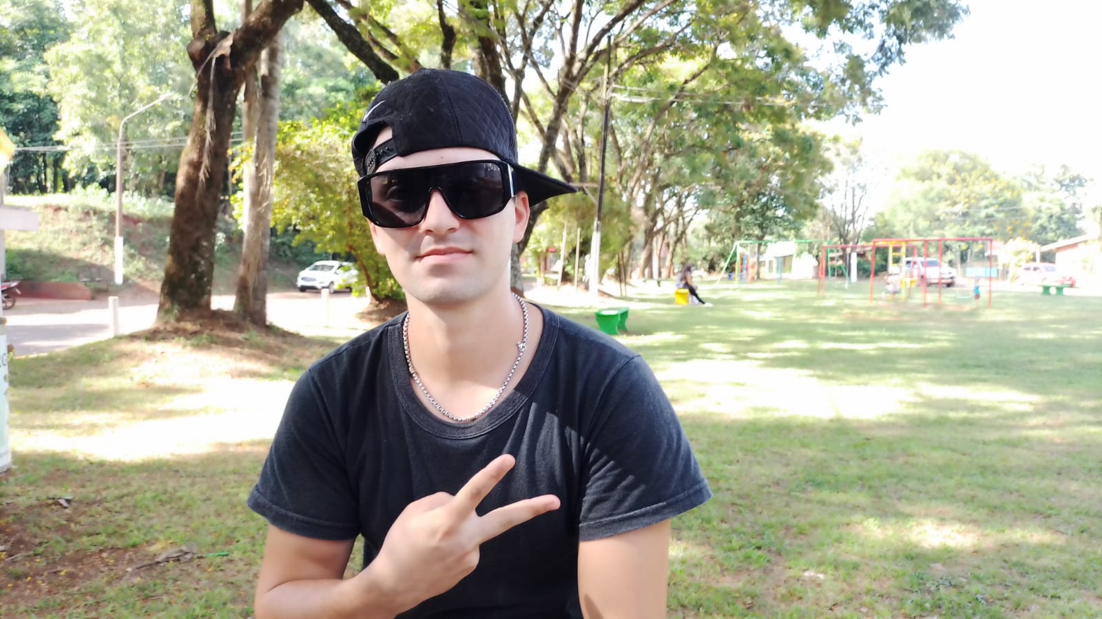 Chanty, el artista de reggaeton eldoradense está promocionando su nuevo video clip oficial