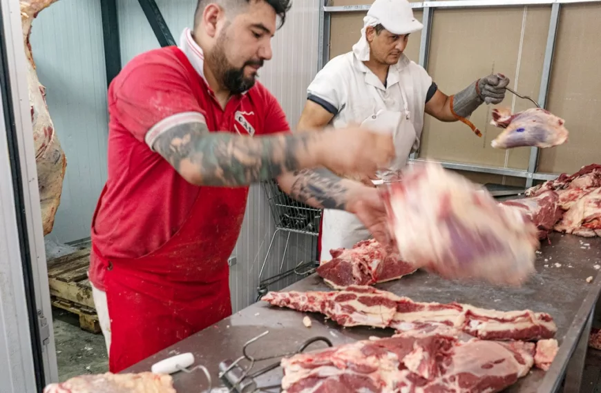 El Gobierno acordó ofertas de cortes de carne parrilleros para las Fiestas