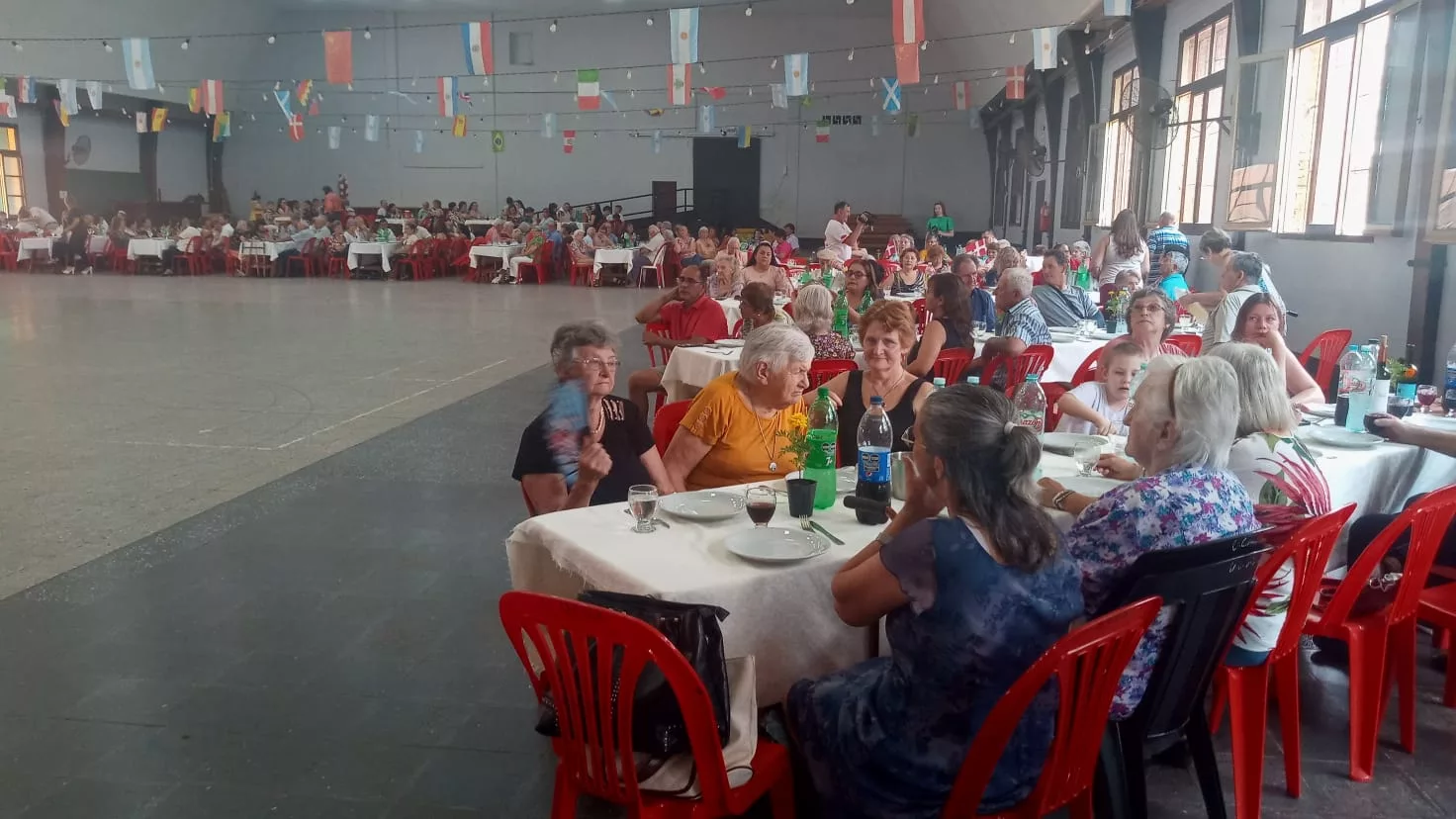 Almuerzo Homenaje a los Pioneros