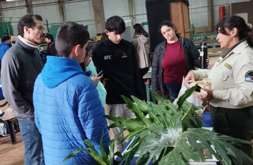 Guardaparques participaron con un stand de educación ambiental en la Copa Robótica realizada en Salto Encantado