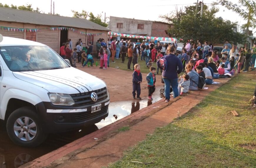 El Cine Móvil de la provincia: una pantalla que viaja para acercar el cine a cada rincón de Misiones