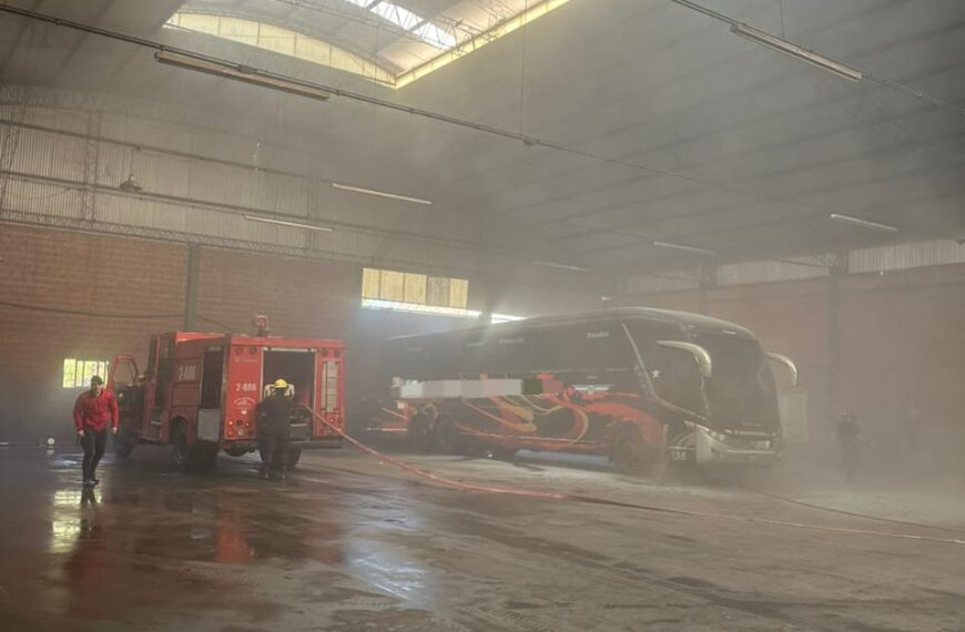 Un colectivo se incendió en Posadas: no hubo lesionados
