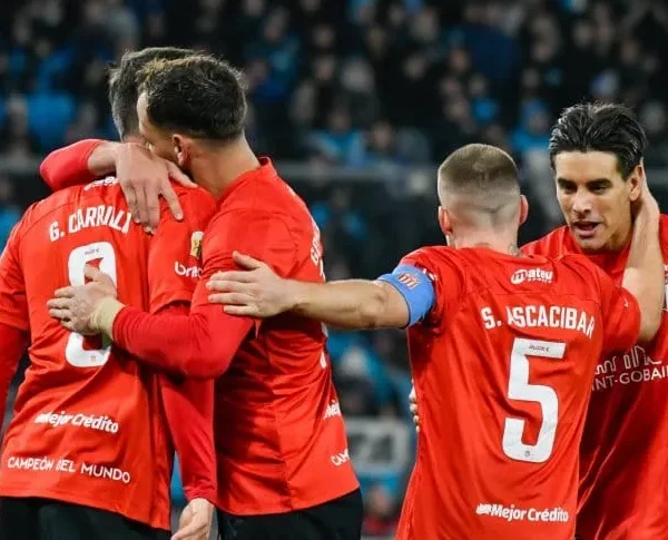 Estudiantes cortó la sequía de goles de la fecha y se llevó una valiosa victoria ante Racing