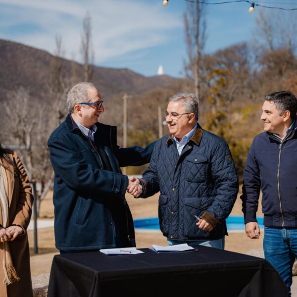 Misiones y Catamarca acordaron cooperación en educación, tecnología, producción y turismo