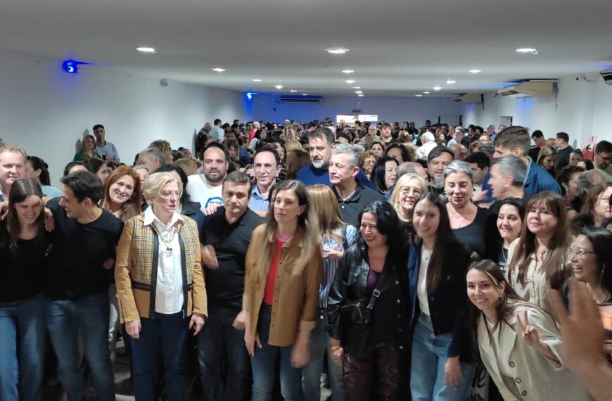 Viviana Rovira convocó a la experiencia y la juventud renovadora en un multitudinario acto en el Club Sarmiento