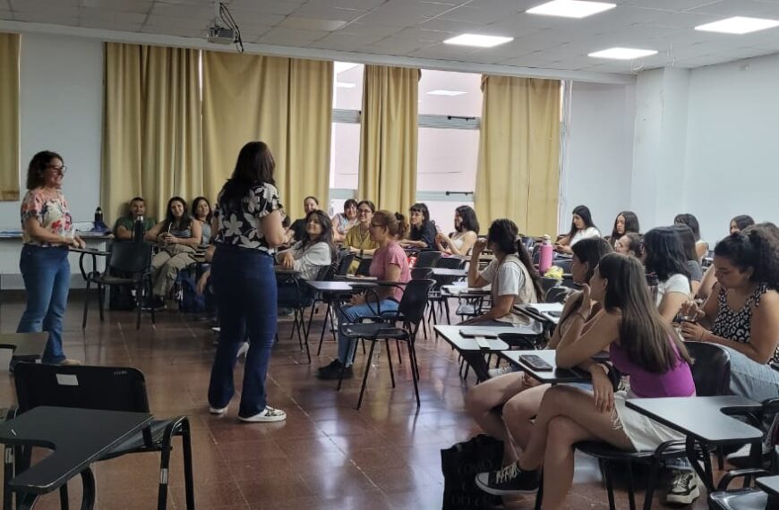 La Comisión para el Abordaje Integral del Suicidio llevó a cabo capacitación sobre prevención del suicidio en el ámbito universitario