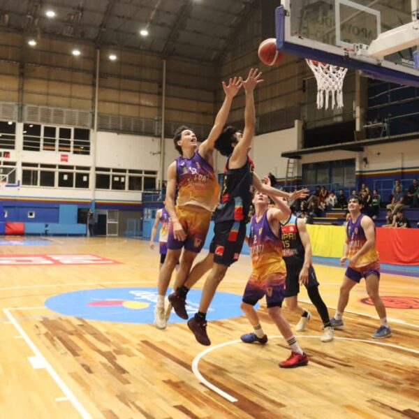 Tokio y Capri con ventaja en los Playoffs ante Tirica y El Coatí