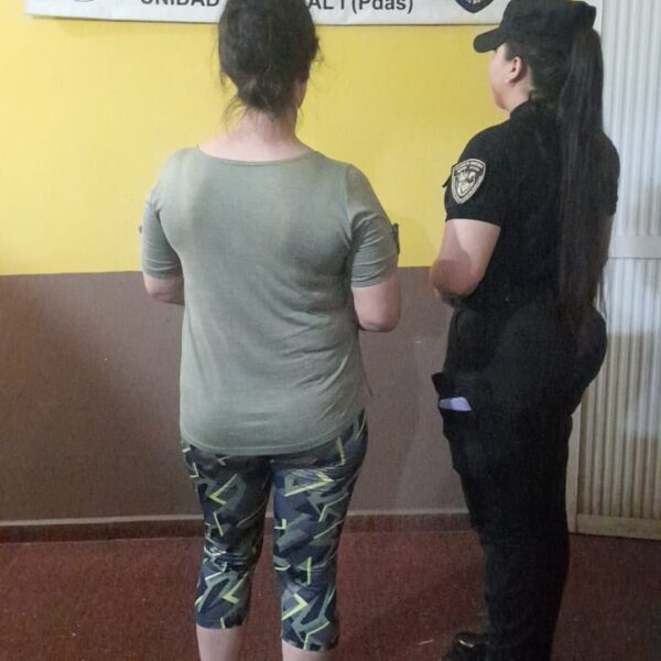 Detuvieron a una mujer por abandono animal tras el rescate de un perro en grave estado en Posadas