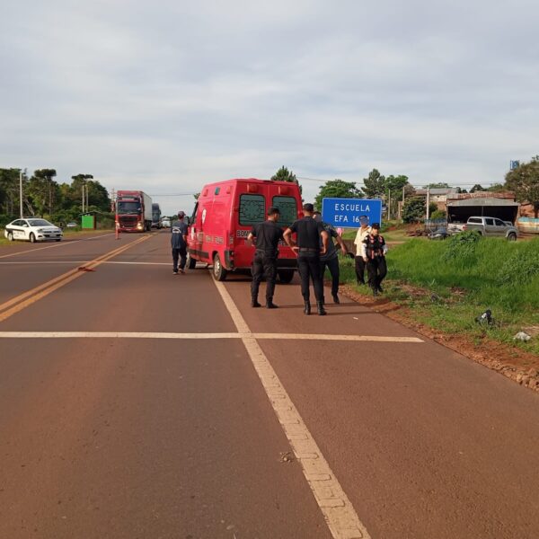San Pedro: adolescente sufrió lesiones graves en un choque entre auto y moto sobre la Ruta 14