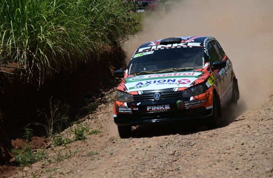 La dupla Javier Holbach-Dalila Pettersen se suma a los campeones y Finke viene ganando el Coronación