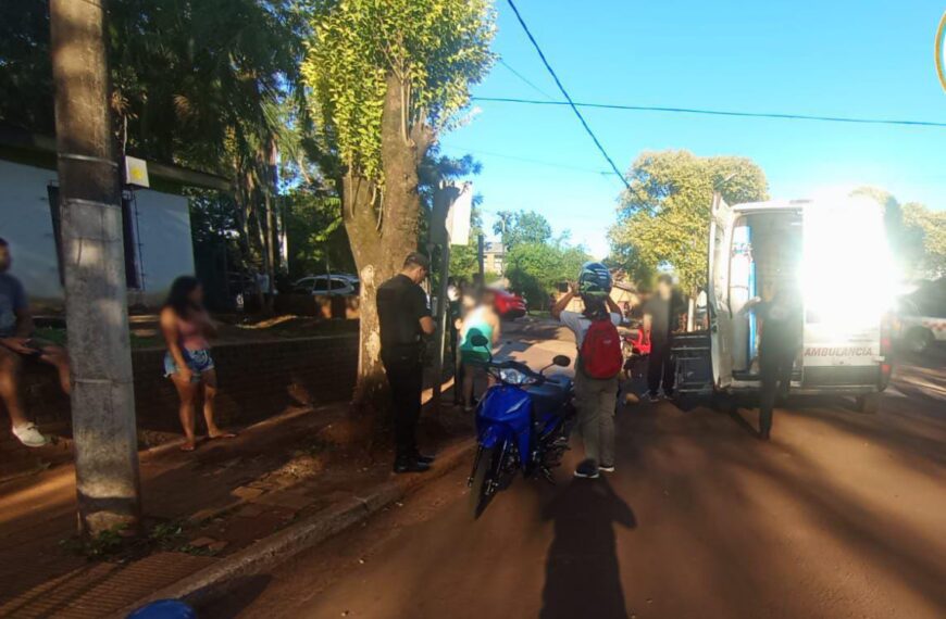 Eldorado: siniestro vial en Km 9 dejó una motociclista lesionada
