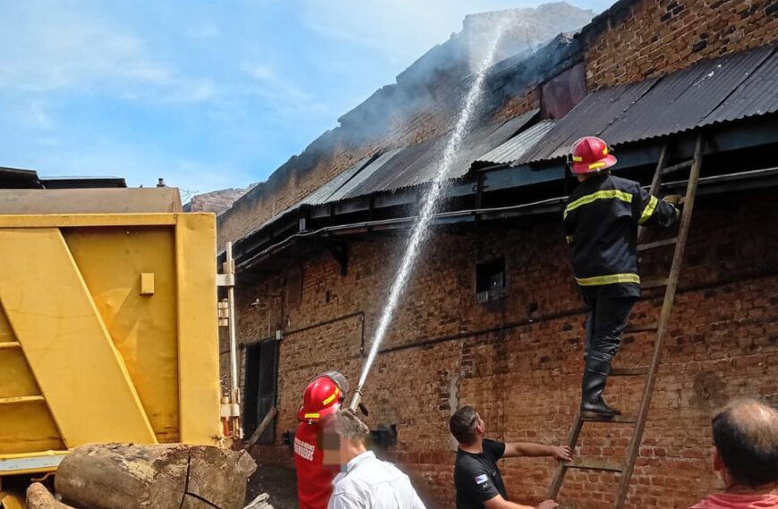 Un incendio afectó parte de un secadero agrícola en Apóstoles