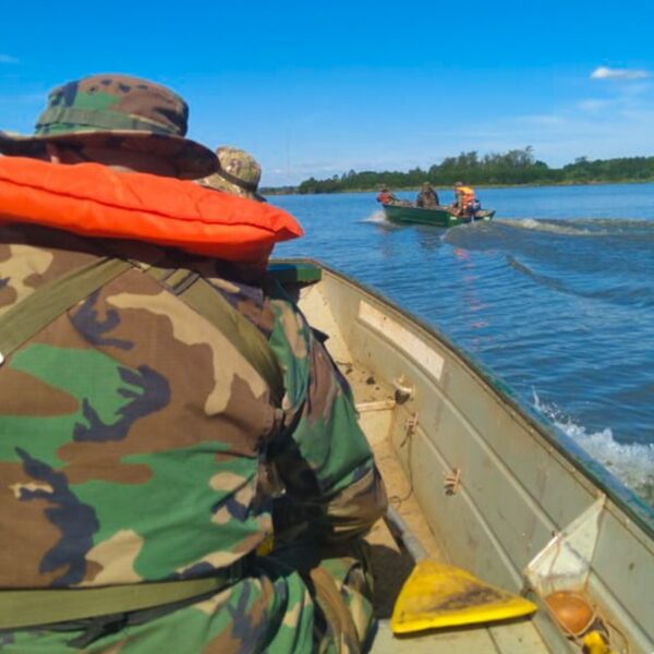 Más de 100 kilómetros de patrullaje para proteger la fauna del río Paraná y sus afluentes