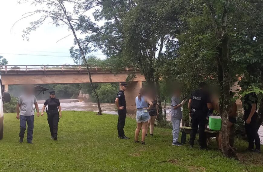 Buscan a un joven de 21 años que habría desaparecido en aguas del arroyo Ñacanguazú