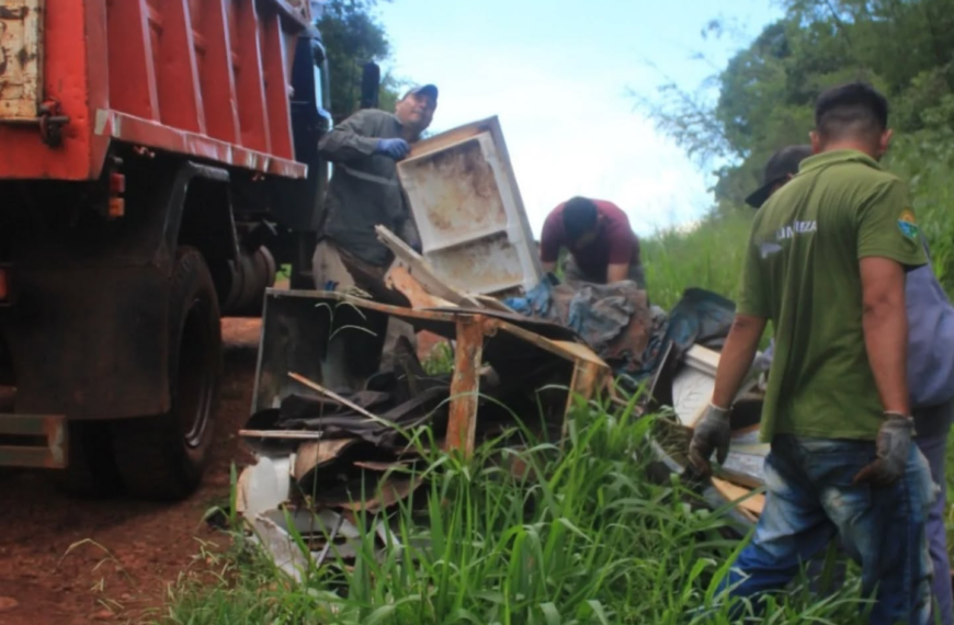 Una vez más erradicaron el microbasural cercano al barrio Los Lapachos, será el último operativo en este lugar?