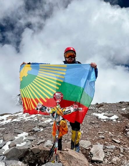 Eldoradense plantó la bandera de la ciudad en el Aconcagua
