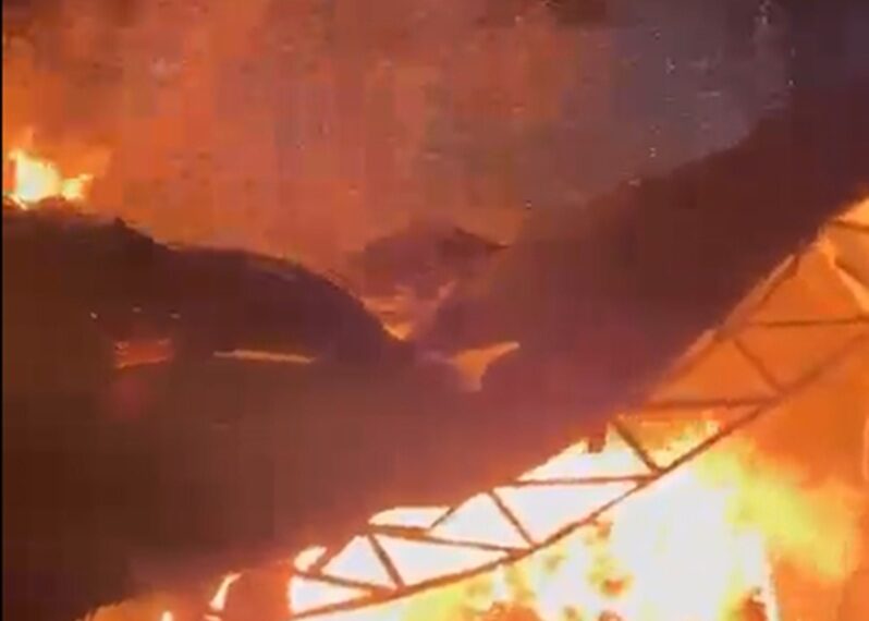 Eldorado: Se incendió un sector de un aserradero (Con Video)