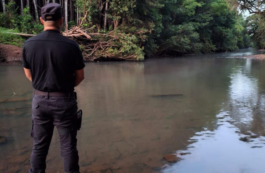 Investigan la muerte de un adolescente en un arroyo de la zona rural de Mártires