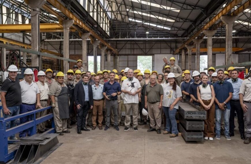 Passalacqua visitó las instalaciones de CORMET S.A. y la Cooperativa de Trabajo El Sol Ltda junto a autoridades del CFI para conocer de primera mano sus avances en tecnología y desarrollo