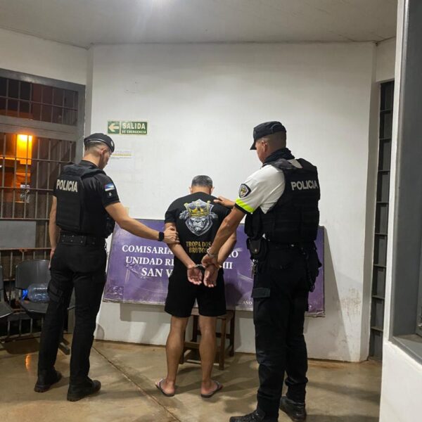 Detuvieron a un hombre acusado de amenazar de muerte a un padre y a su hijo con un arma de fuego