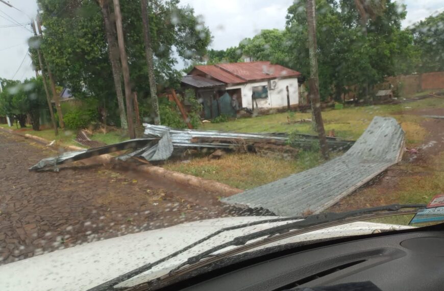 “Fueron 15 minutos de ráfagas de viento”, contó el Intendente de Jardín América sobre el fenómeno que causó múltiples daños
