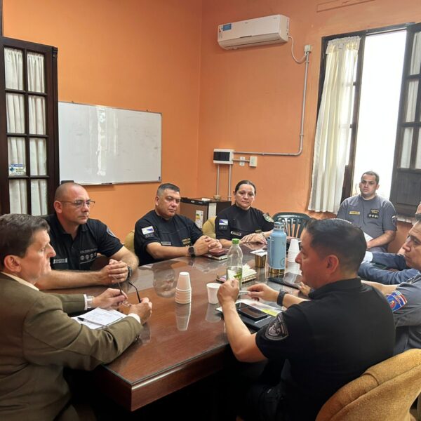 Fortalece las condiciones laborales del personal policial y penitenciario