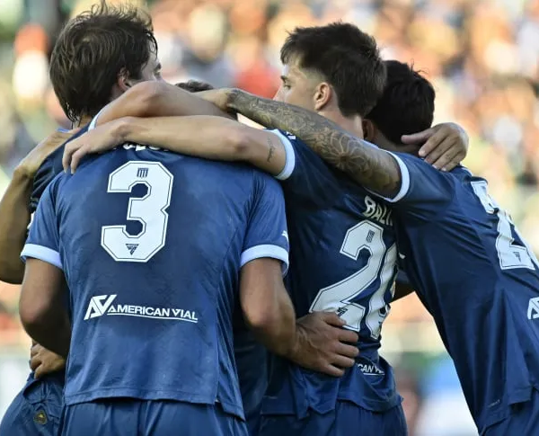 Racing venció a Banfield y empieza a dejar atrás su mal arranque en el Torneo Apertura 2026