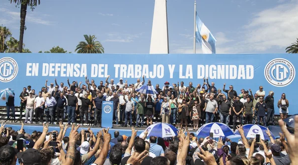 La CGT se reúne el lunes y planifica un paro general